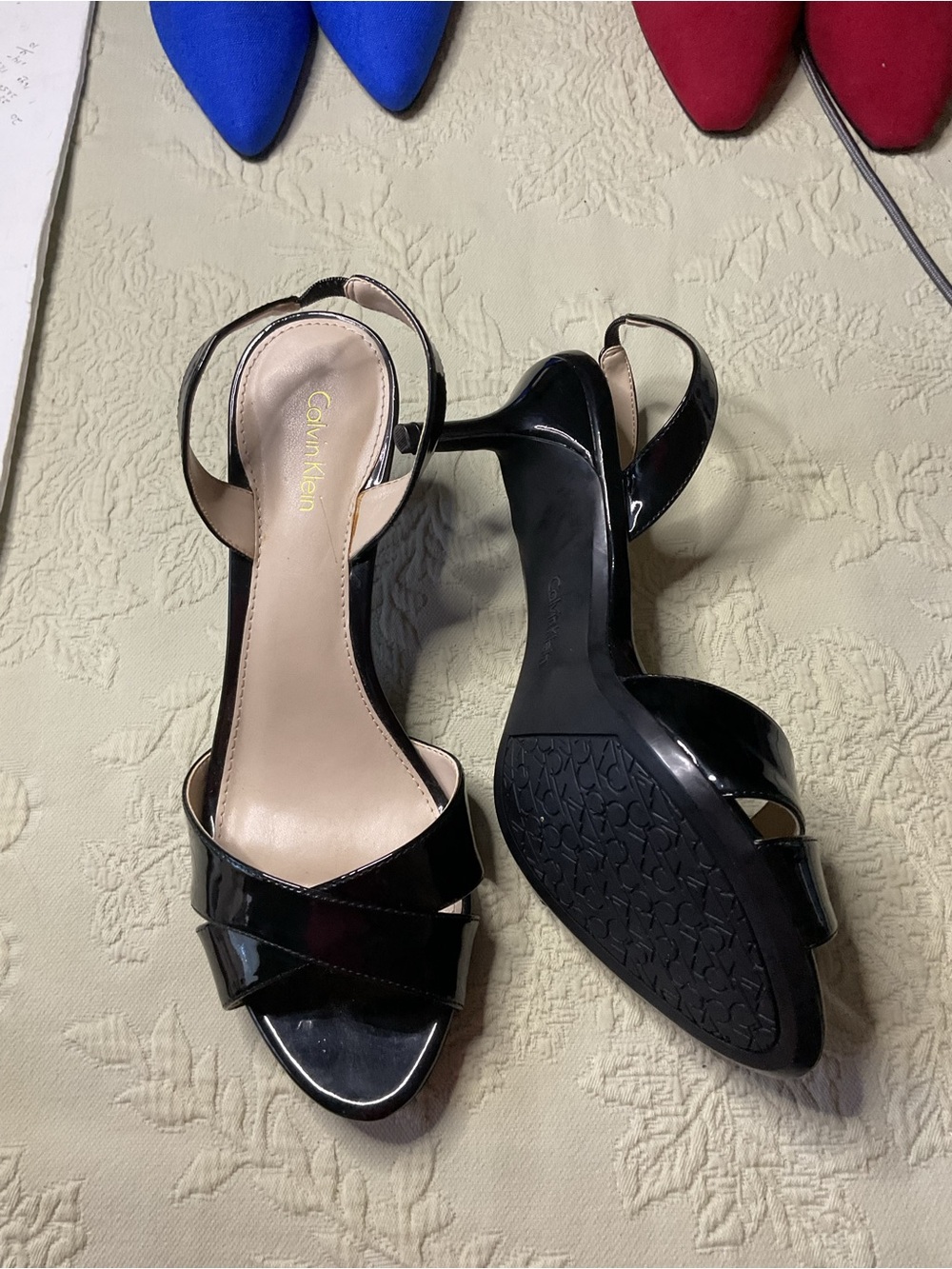 Calvin Klein Lucette Black 9.5 Patent Slingback Kitten Heel Sandals Sleek Chic